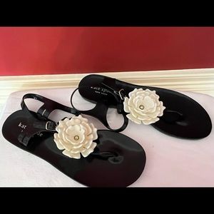 Kate Spade jelly sandals - black with white flower, size 9